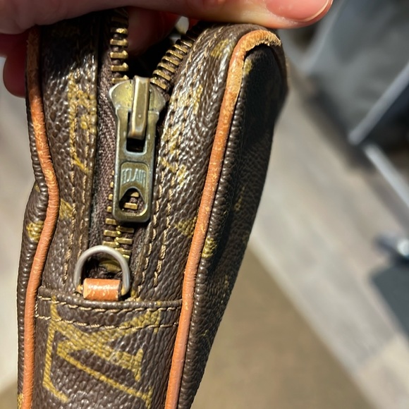 Cute tiny LV bag - Picture 8 of 9